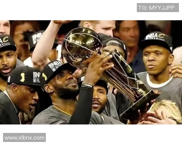 詹姆斯带伤上阵，湖人在激烈对决中战胜勇士取得关键胜利